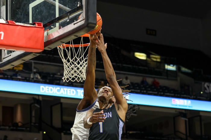 Vashon KC Central Missouri boys basketball March 15 2024 Nate Latsch 27262